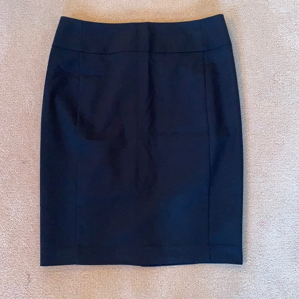 Apt 9 black The Torie skirt  (size 4)